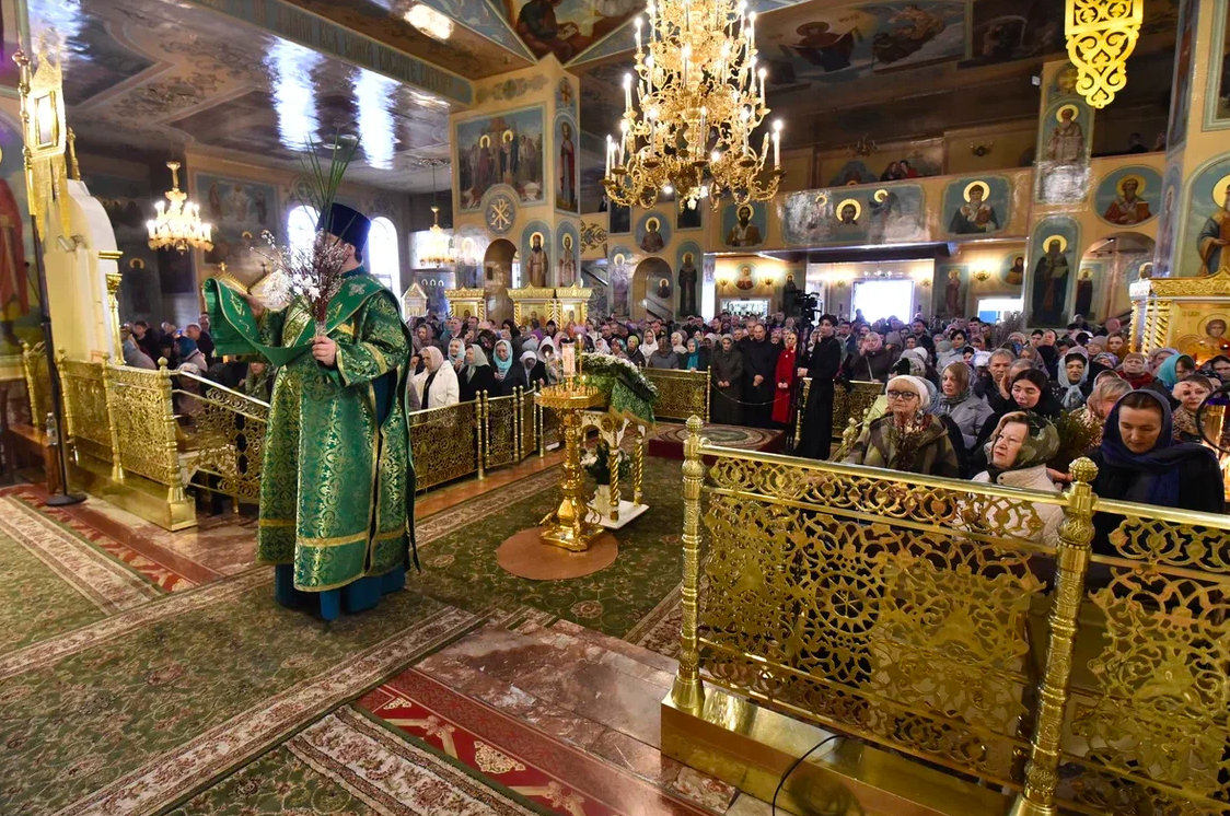 Фото В Новосибирске опубликованы кадры праздничной службы и ярмарки в Вербное воскресенье 2